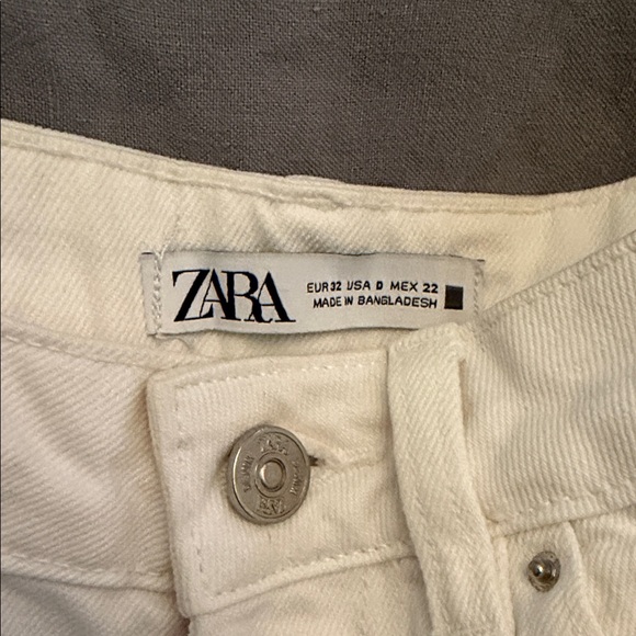 Zara Women's Cream Distressed Jean Shorts - Picture 2 of 5
